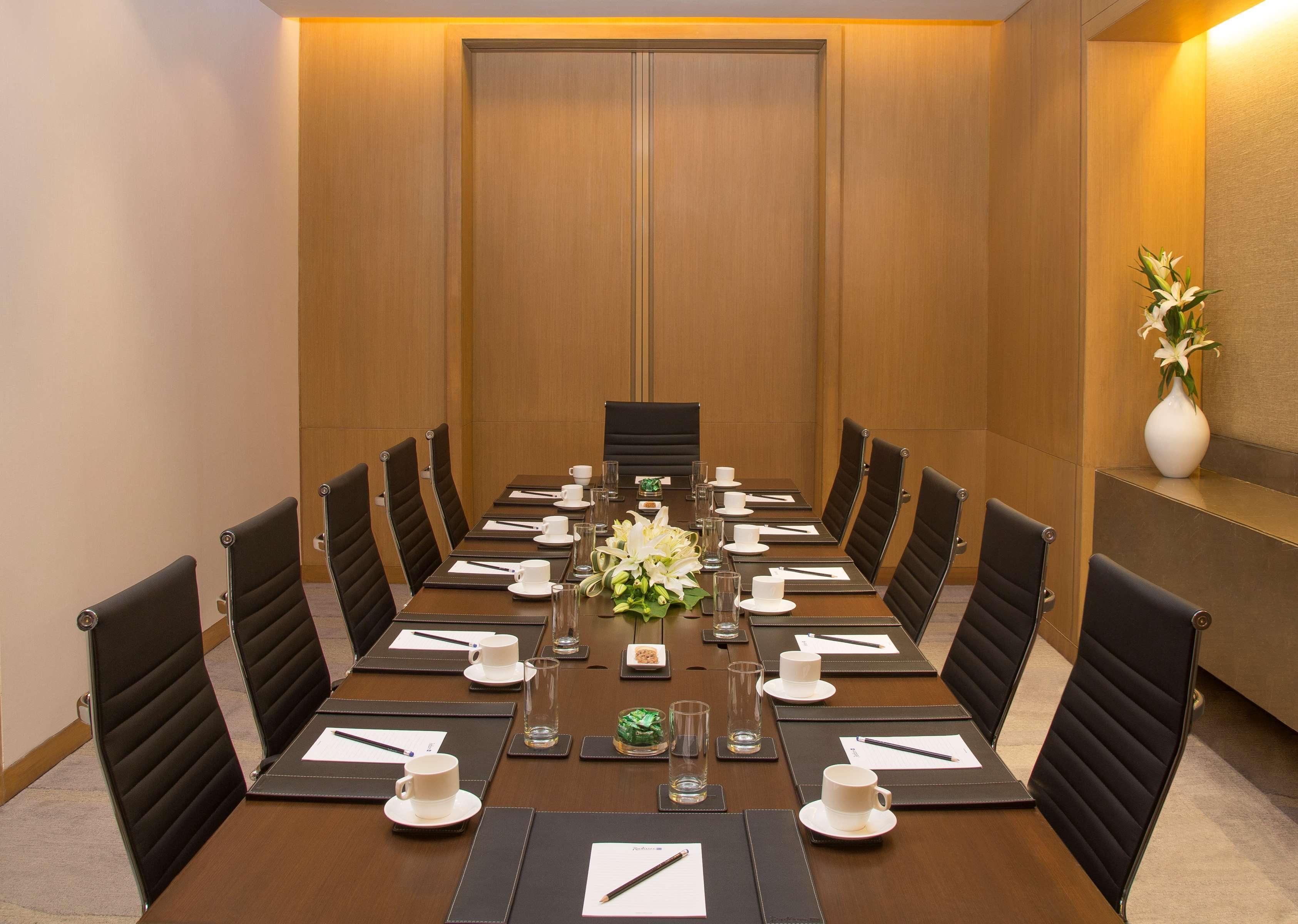 Radisson Blu Hotel Guwahati Eksteriør billede Boardroom at the Park, New Delhi