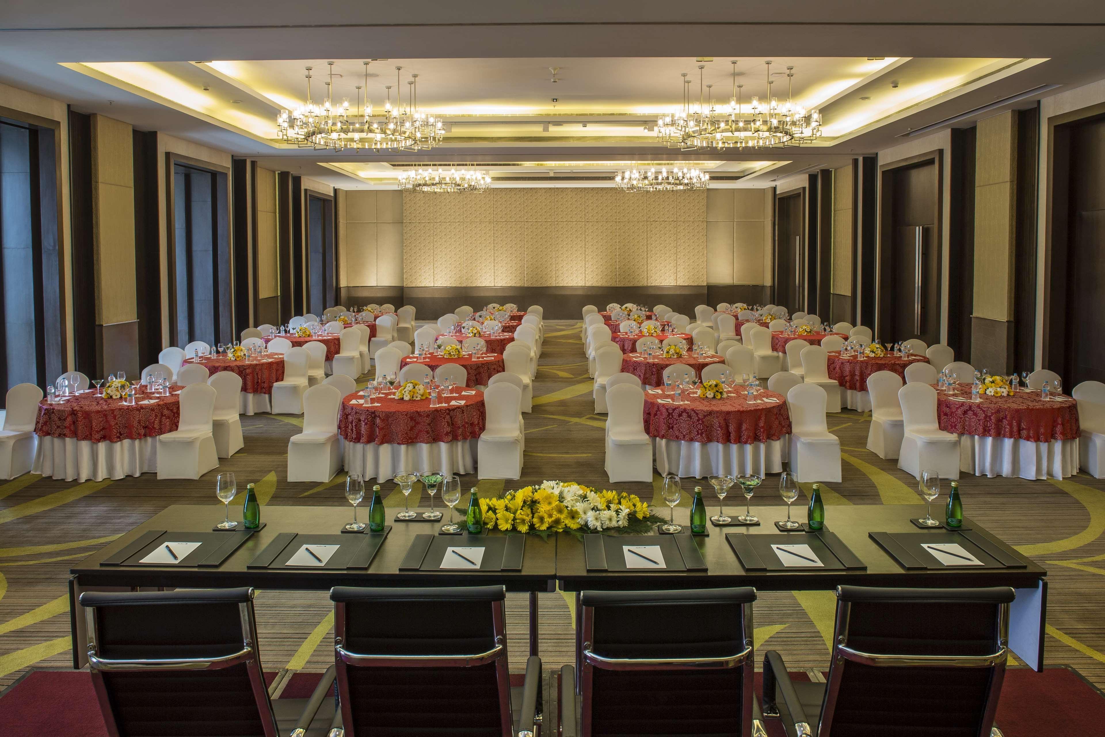 Radisson Blu Hotel Guwahati Eksteriør billede The Grand Ballroom