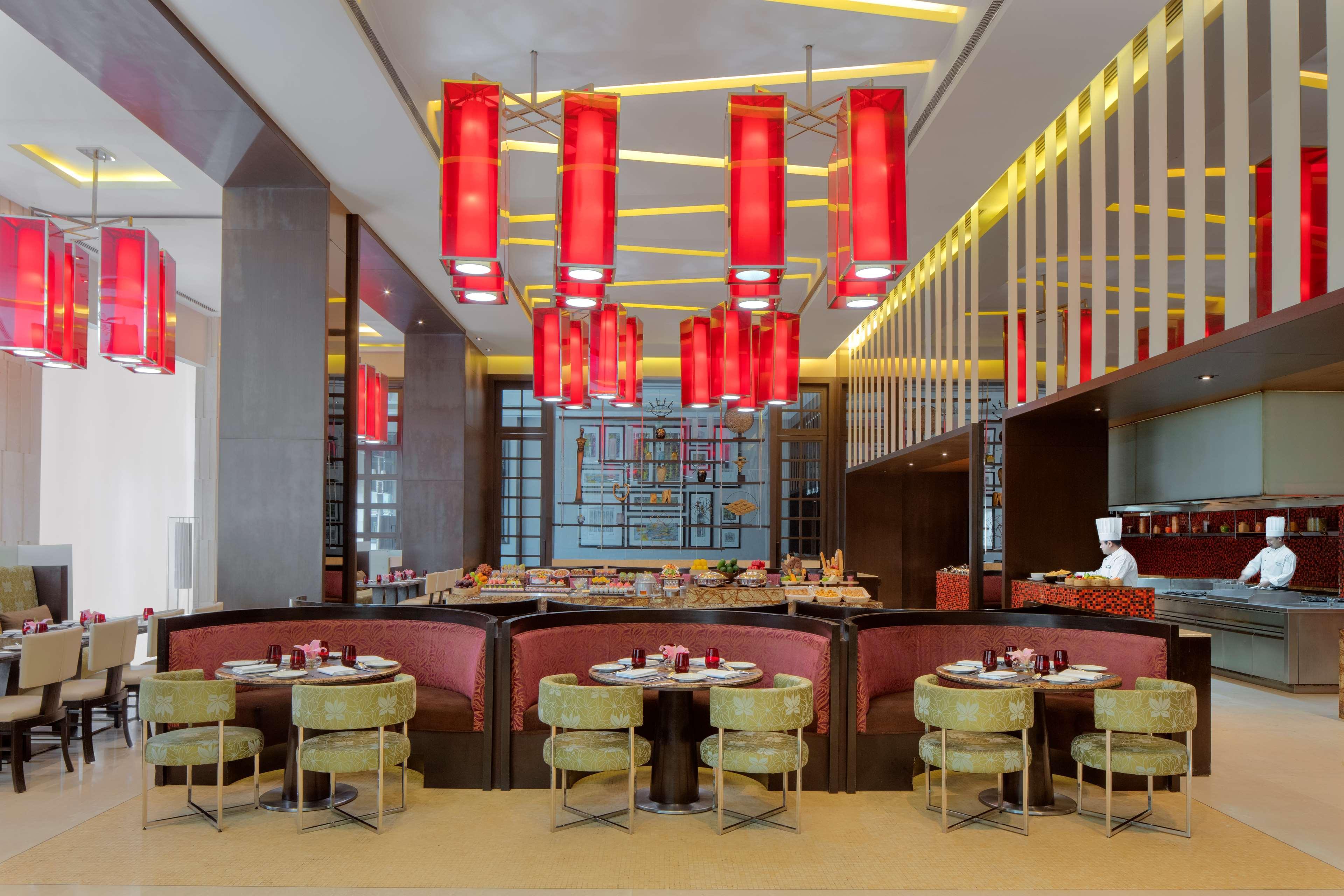 Radisson Blu Hotel Guwahati Eksteriør billede The restaurant
