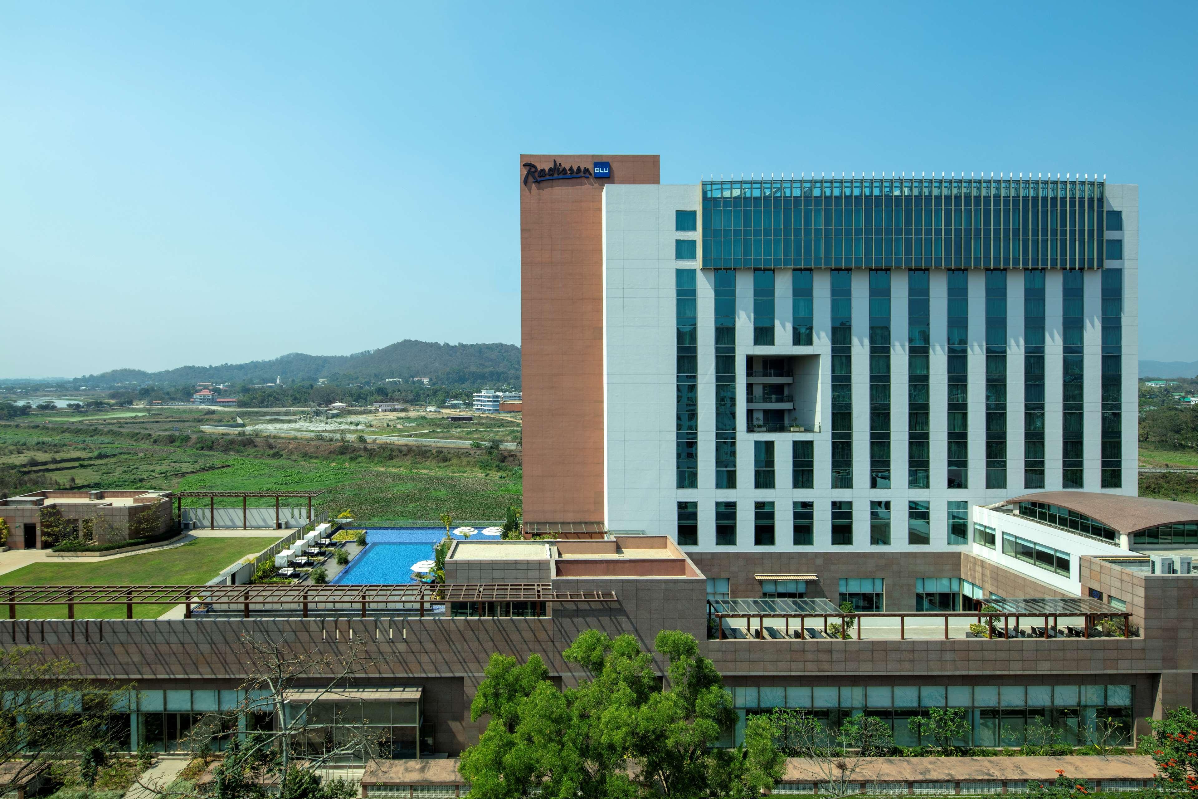 Radisson Blu Hotel Guwahati Eksteriør billede Radisson Blu Hotel, Kathmandu