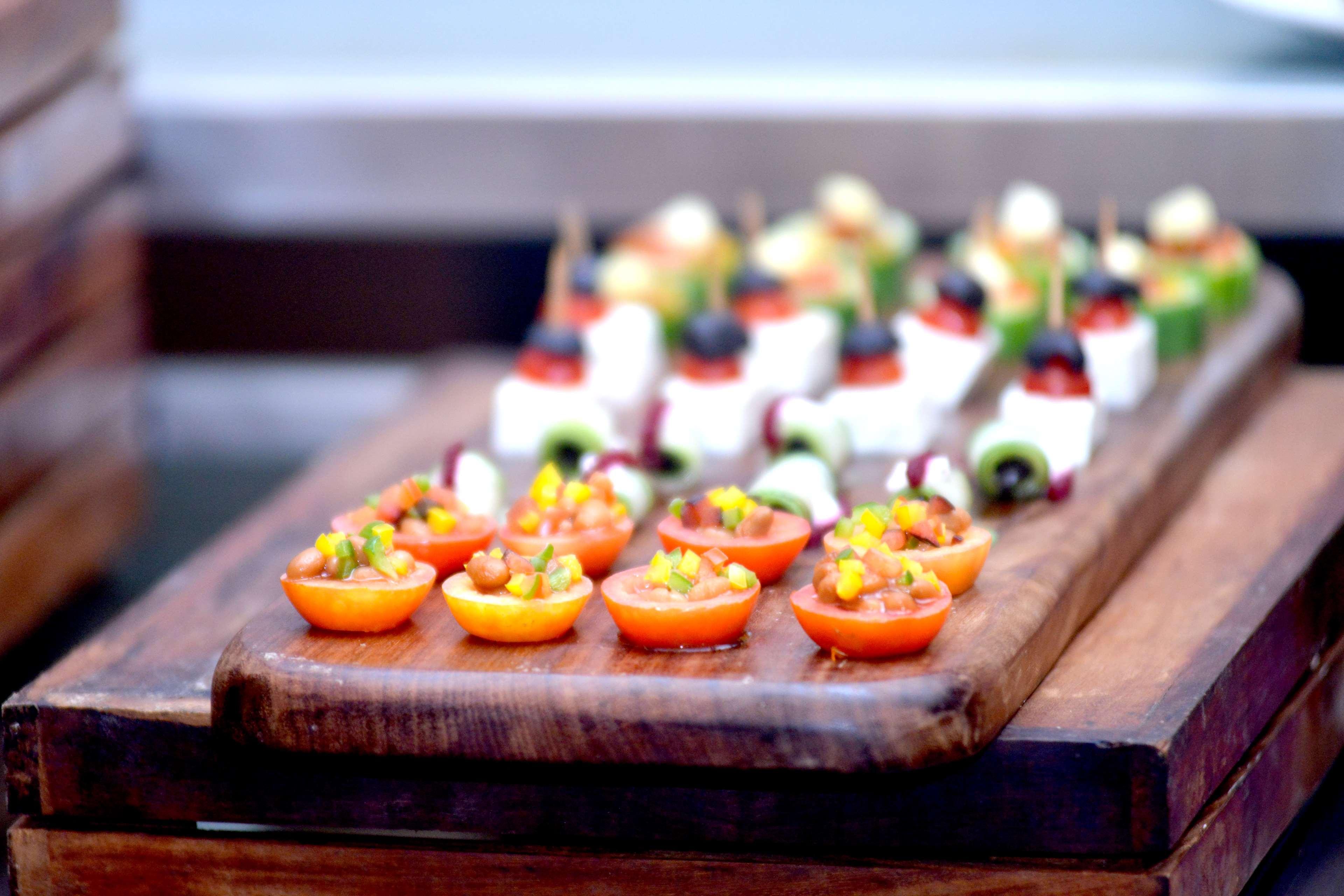 Radisson Blu Hotel Guwahati Eksteriør billede Canapés