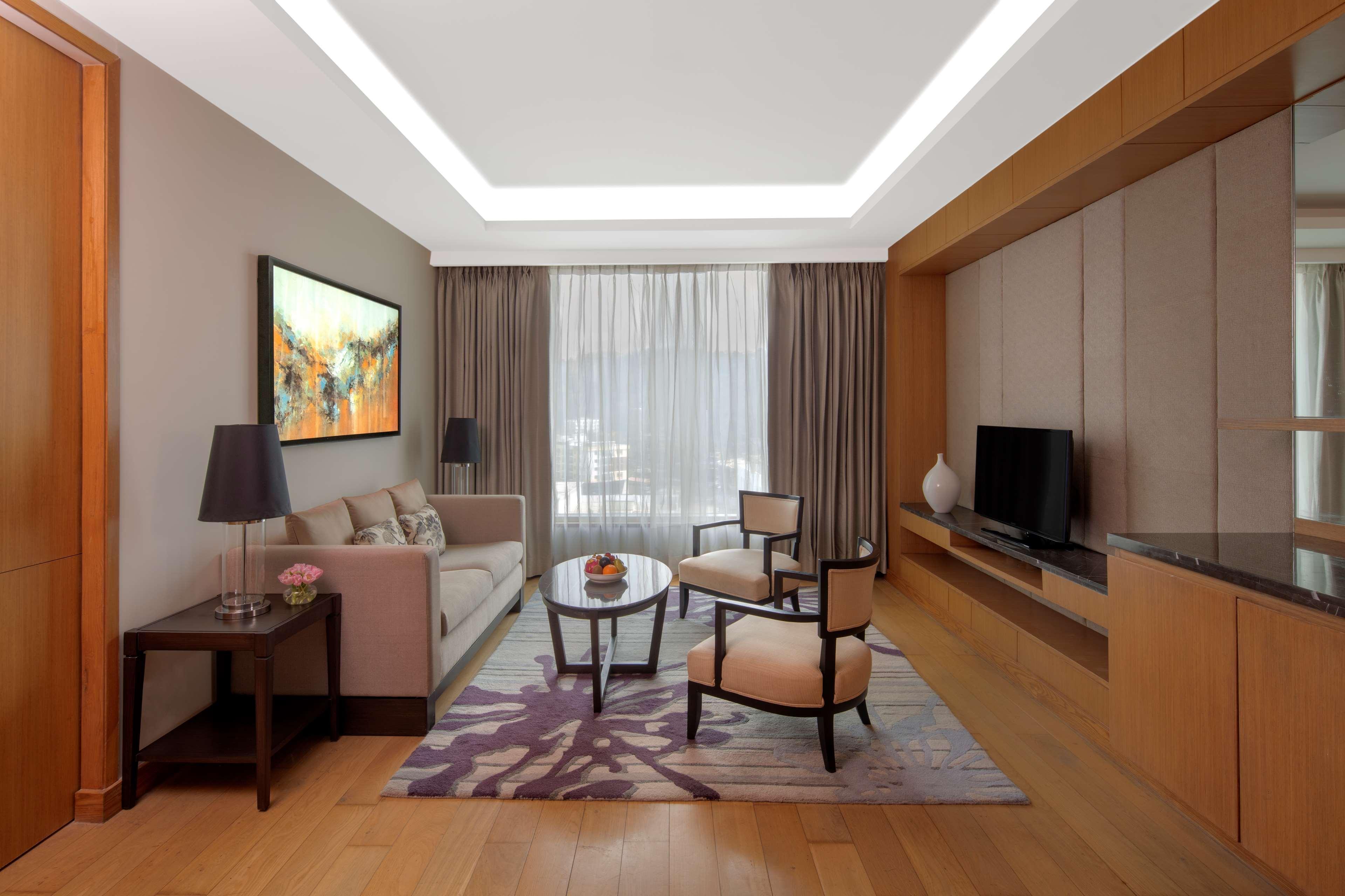 Radisson Blu Hotel Guwahati Eksteriør billede Living room