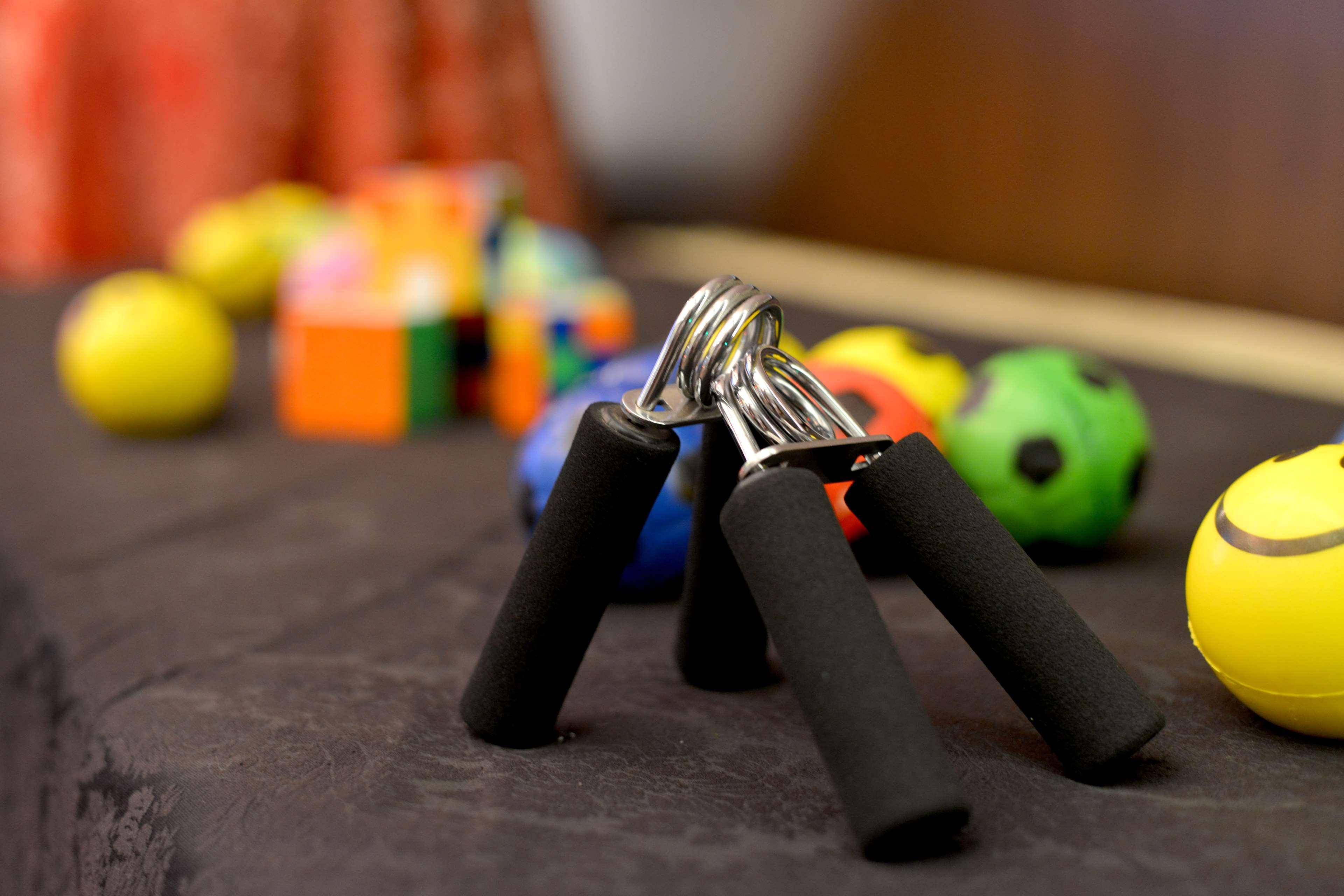 Radisson Blu Hotel Guwahati Eksteriør billede A pair of hand grips