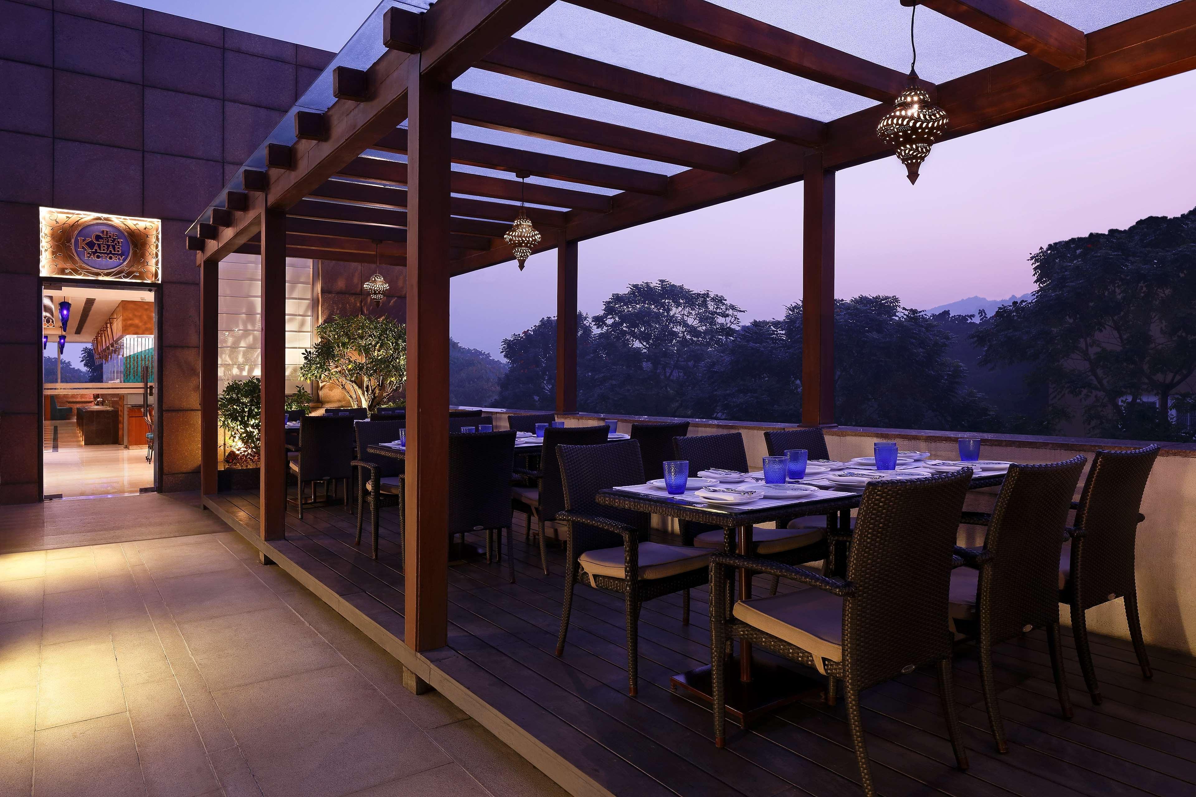 Radisson Blu Hotel Guwahati Eksteriør billede The Park, New Delhi